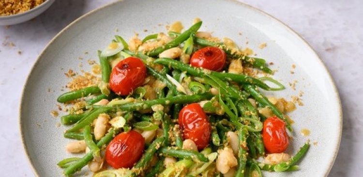 Bonensalade met miso yuzudressing en sesampanko